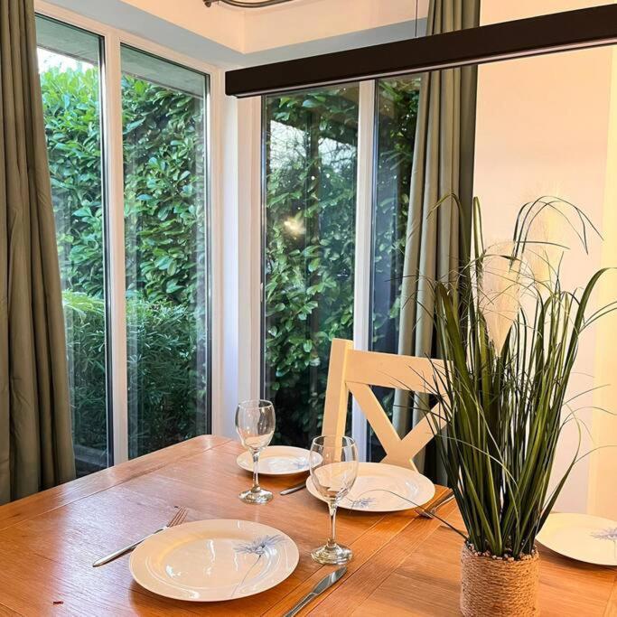 Space And Comfort In Summertown Oxford Extérieur photo